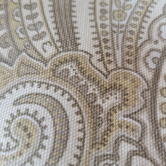 Table Runner - Picture 4 of 5